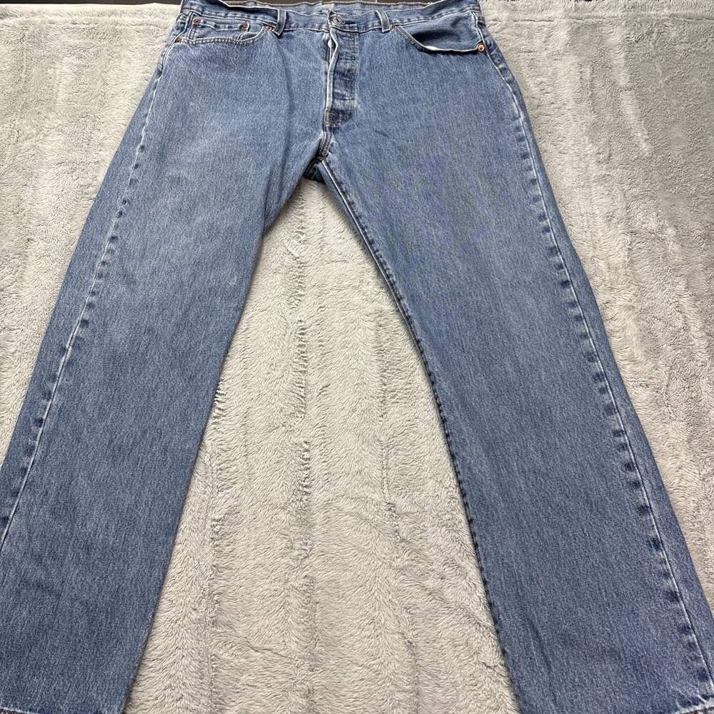 Medium-Dark Wash Buttonfly Levi's‎ 501 Jeans 38x32